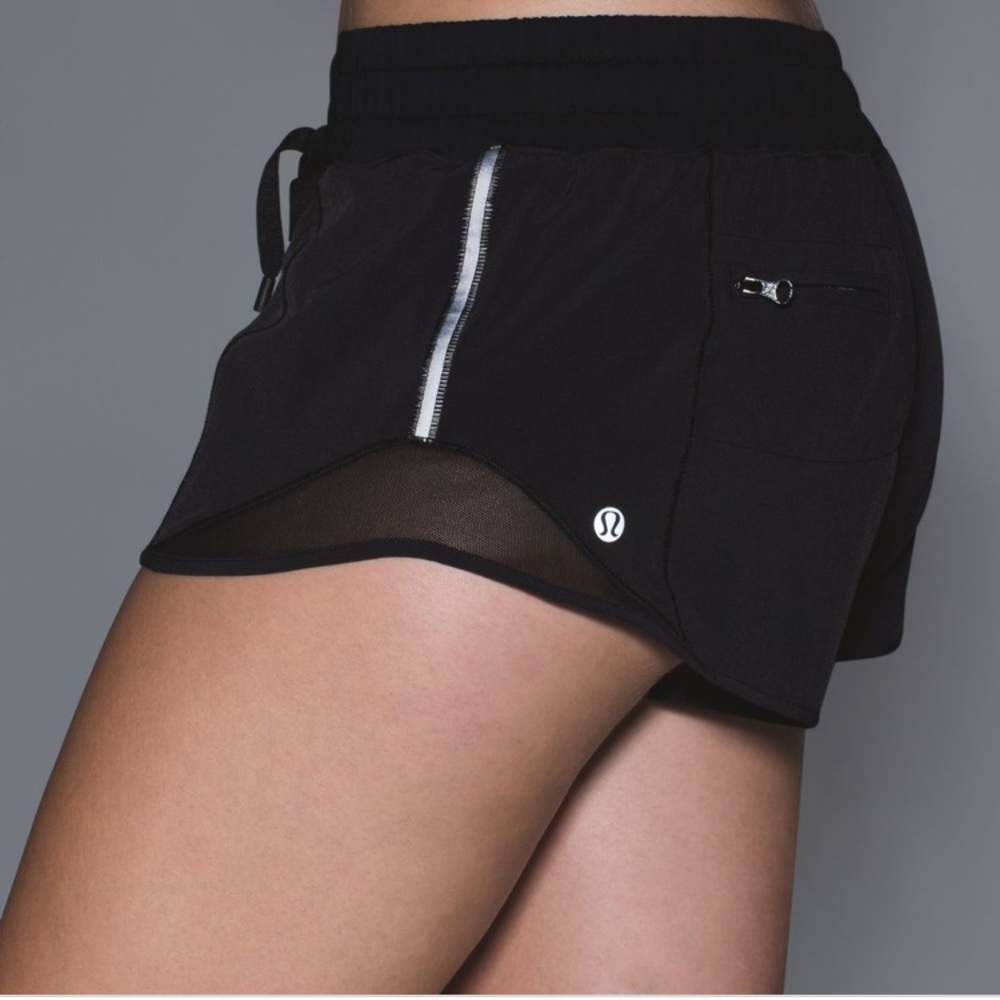 Lululemon Hotty Hot short